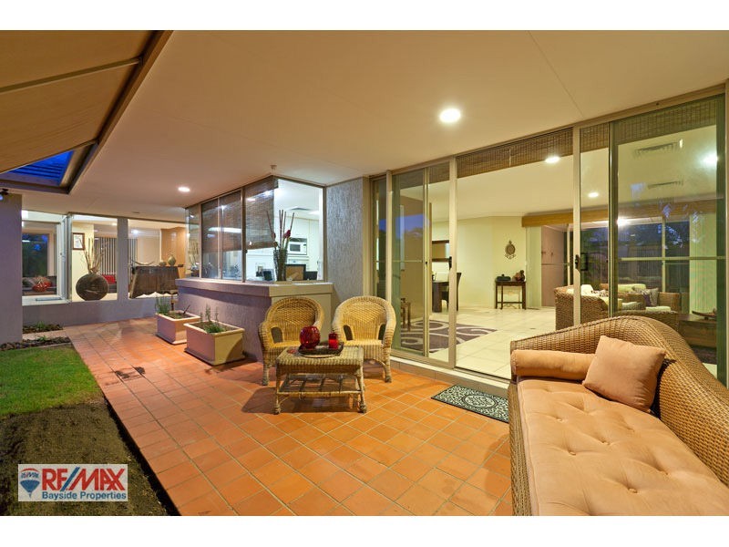 17 Anchorage Drive, Raby Bay QLD 4163