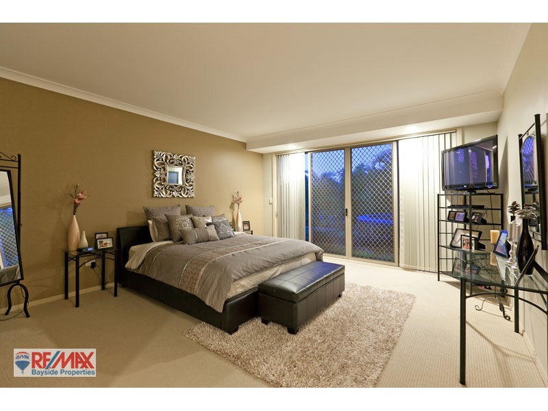 17 Anchorage Drive, Raby Bay QLD 4163