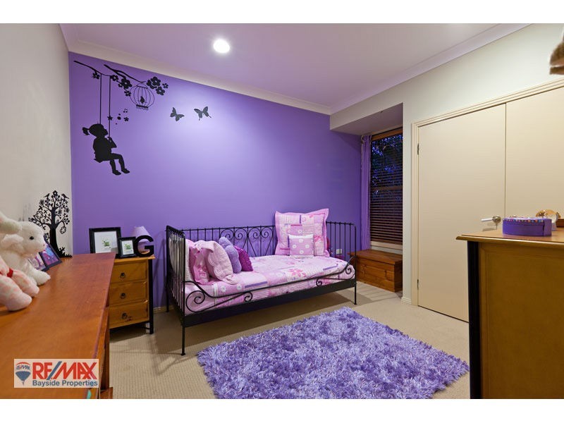 17 Anchorage Drive, Raby Bay QLD 4163