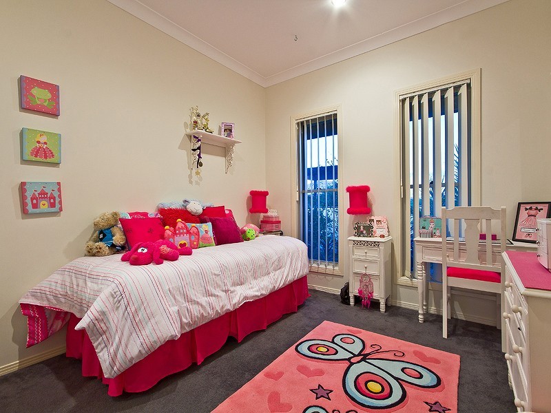 38 Attenborough Cct,, Redland Bay QLD 4165