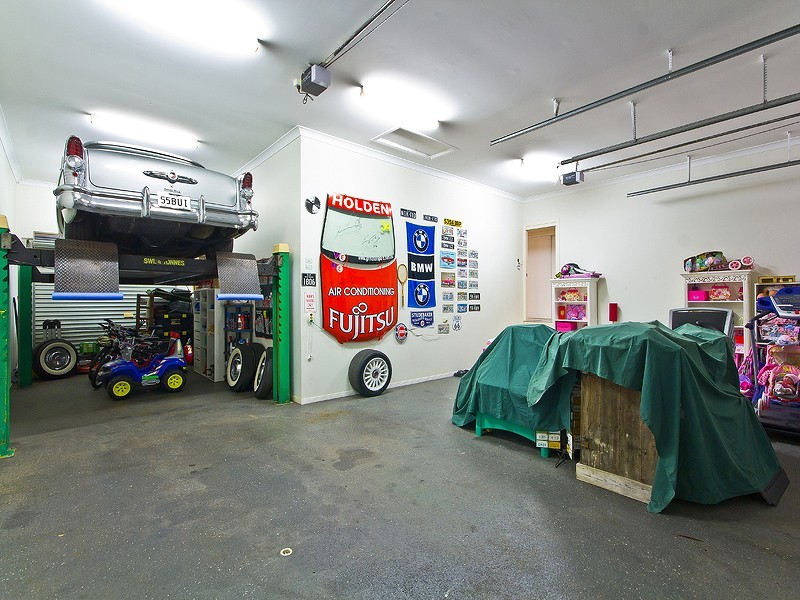 38 Attenborough Cct,, Redland Bay QLD 4165