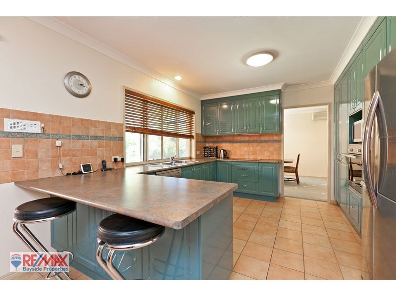 17 Forest Place, Carindale QLD 4152