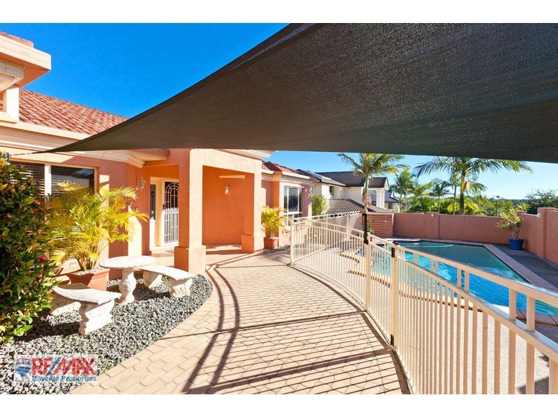 17 Forest Place, Carindale QLD 4152