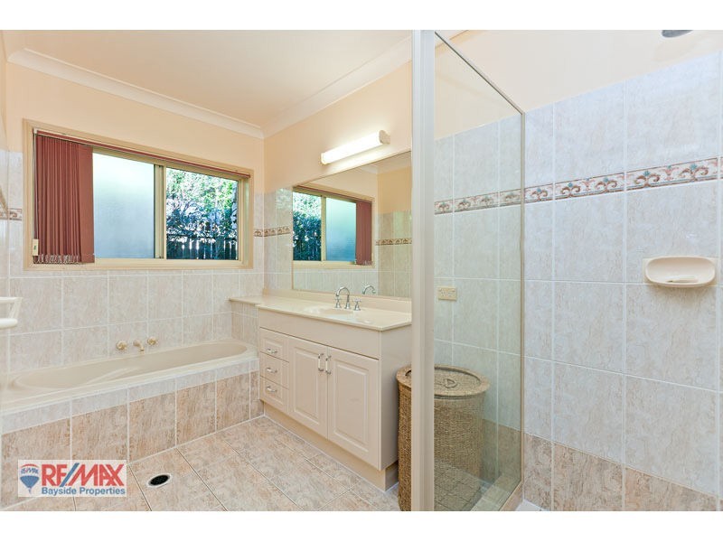 17 Forest Place, Carindale QLD 4152