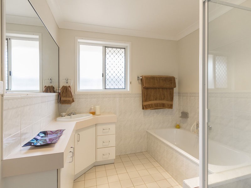 6 PIN OAK CRESCENT, Victoria Point QLD 4165