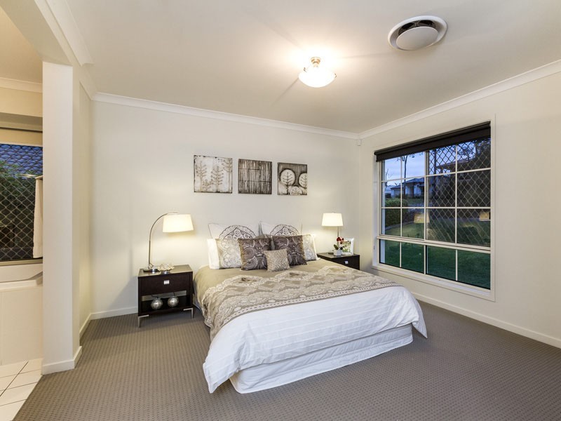 33 WHITBY PLACE, Thornlands QLD 4164