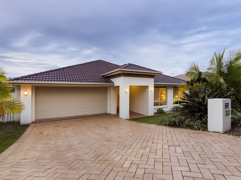 33 WHITBY PLACE, Thornlands QLD 4164