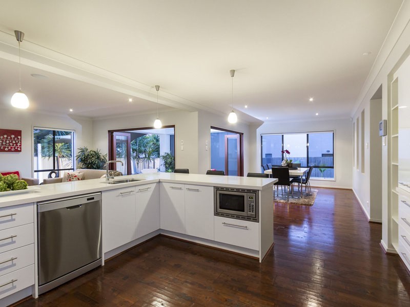 13 HIGHLAND STREET, Redland Bay QLD 4165