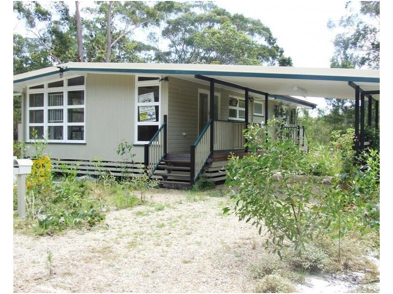 25 Grove St, Russell Island QLD 4184