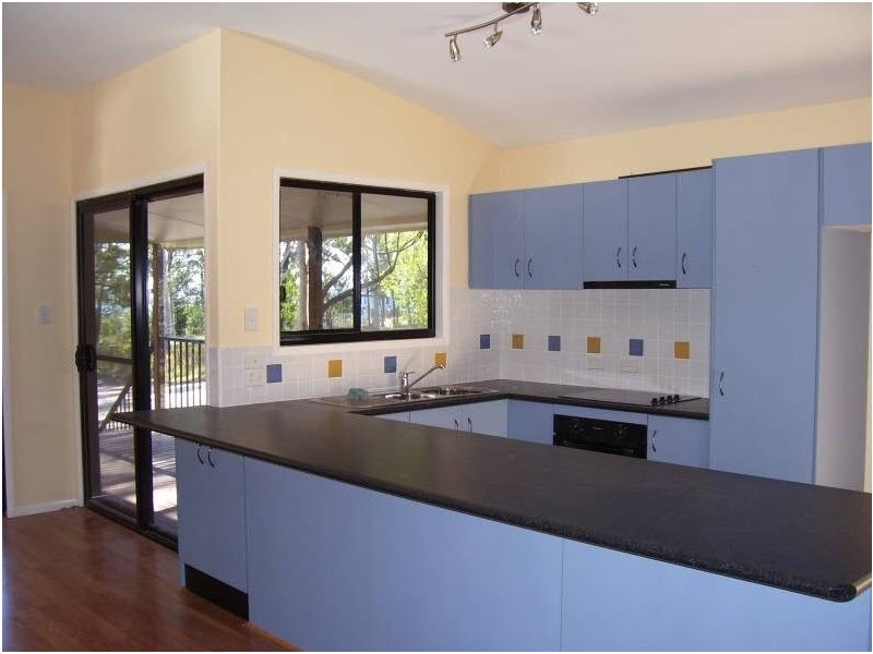 14 Brolga St, Macleay Island QLD 4184
