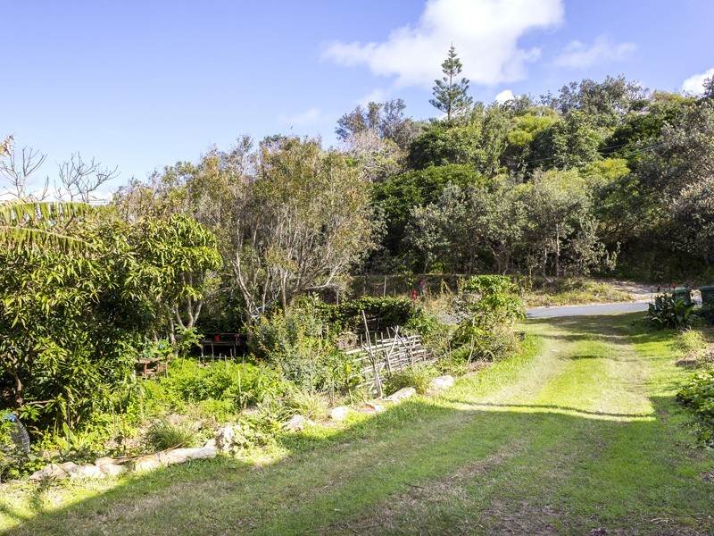 6 Midjimberry Road, Point Lookout QLD 4183