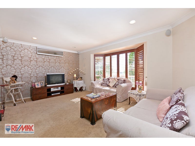 9 Chatsworth Cct, Capalaba QLD 4157