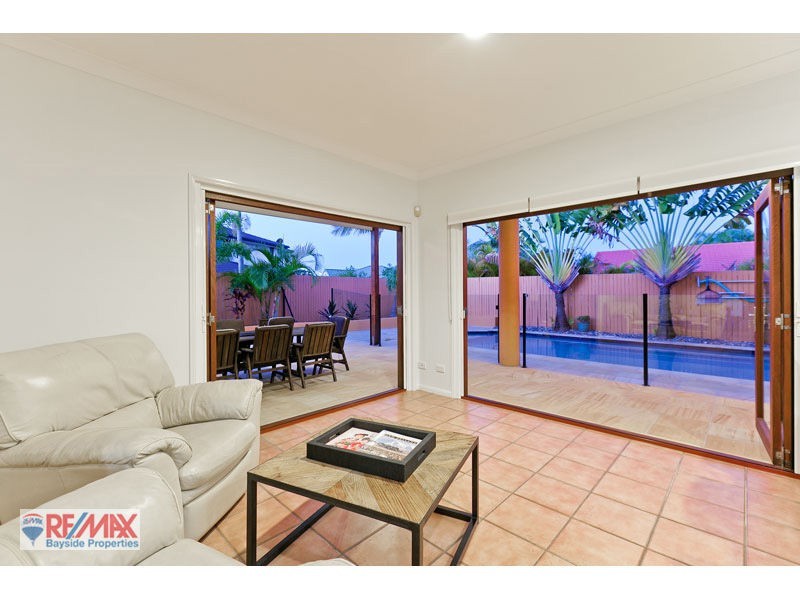 21 Cayman Cr, Ormiston, Raby Bay QLD 4163