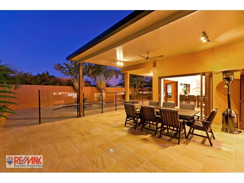 21 Cayman Cr, Ormiston, Raby Bay QLD 4163