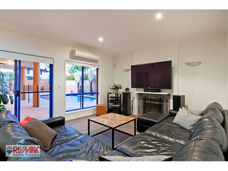 21 Cayman Cr, Ormiston, Raby Bay QLD 4163