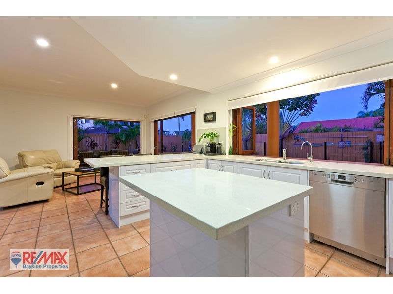 21 Cayman Cr, Ormiston, Raby Bay QLD 4163