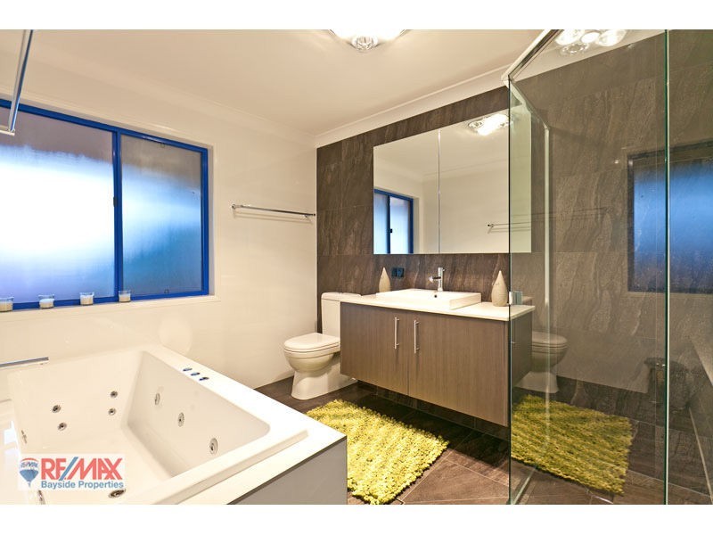 21 Cayman Cr, Ormiston, Raby Bay QLD 4163