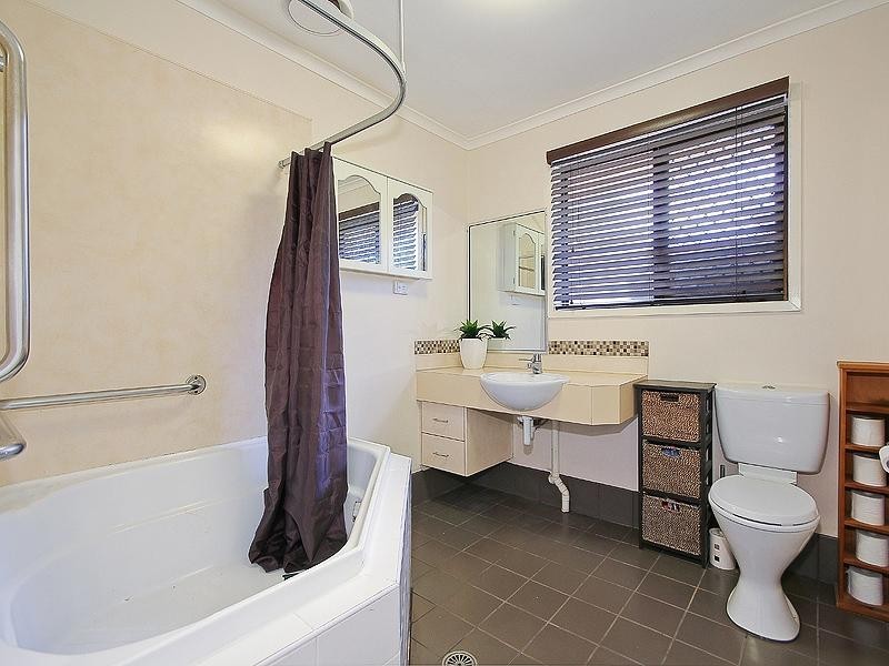 51 WImborne Rd, Alexandra Hills QLD 4161
