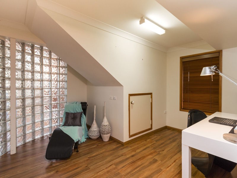 72 SHORE STREET EAST, Cleveland QLD 4163