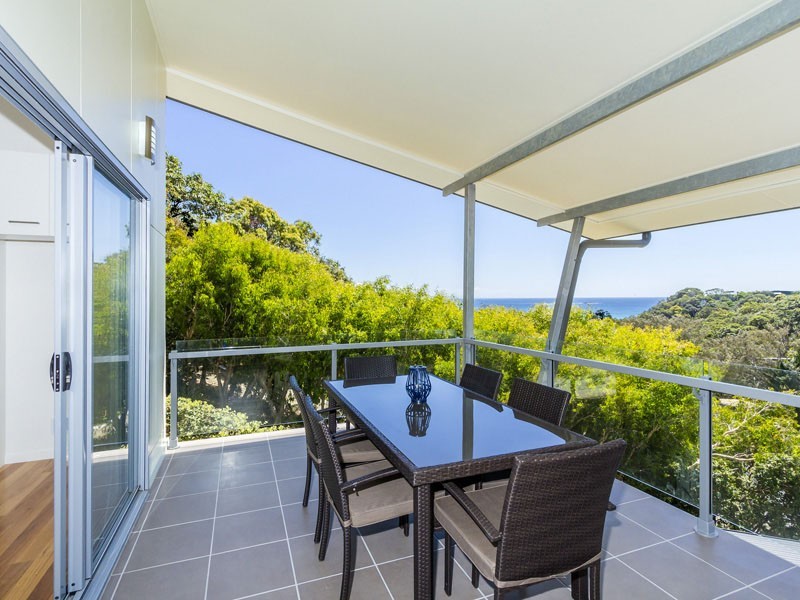 25 GEORGE NOTHLING DRIVE, Point Lookout QLD 4183