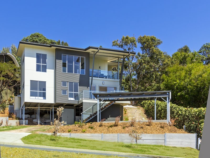 25 GEORGE NOTHLING DRIVE, Point Lookout QLD 4183
