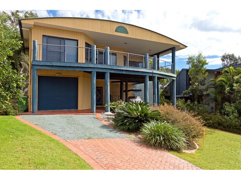54 TRAMICAN STREET, Point Lookout QLD 4183