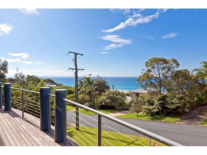 54 TRAMICAN STREET, Point Lookout QLD 4183
