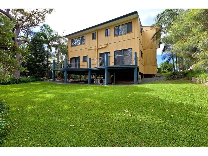 54 TRAMICAN STREET, Point Lookout QLD 4183