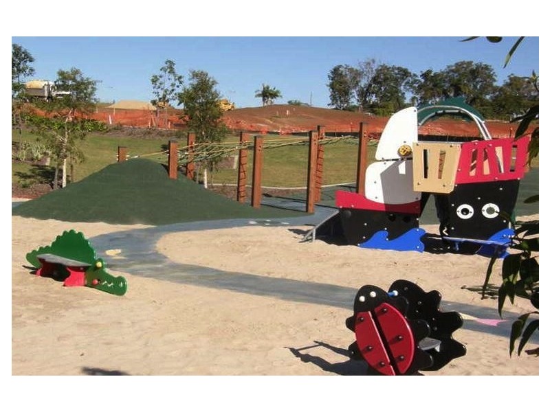 1 Estuary Ave, Victoria Point QLD 4165