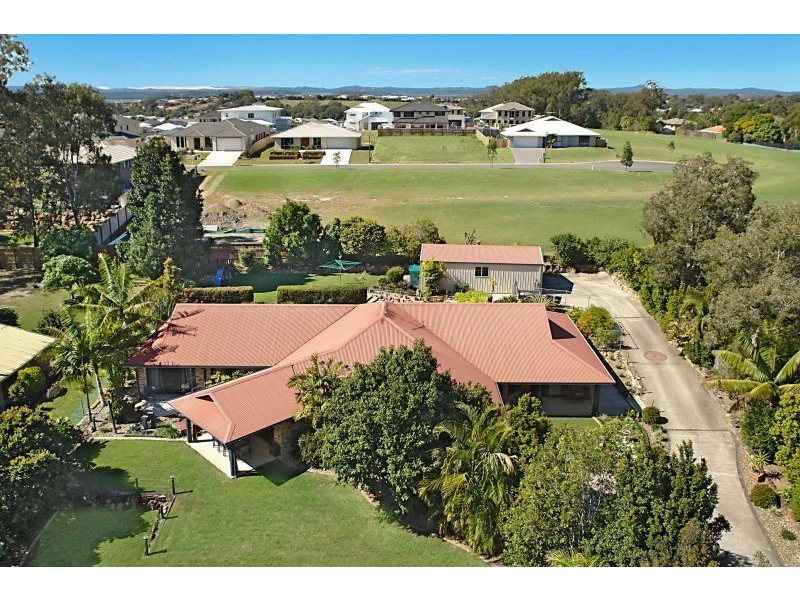 12 Kalmia Drive, Redland Bay QLD 4165