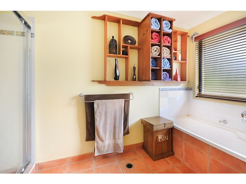 12 Kalmia Drive, Redland Bay QLD 4165