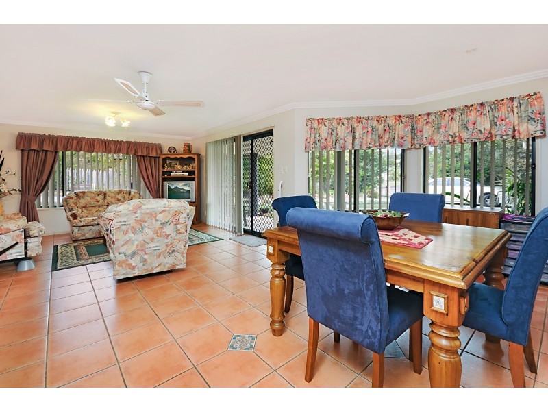 12 Kalmia Drive, Redland Bay QLD 4165