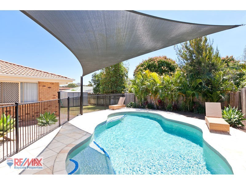 18 Redgrove Ave, Wellington Point QLD 4160