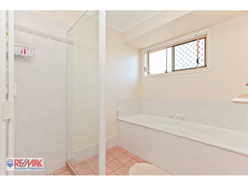 18 Redgrove Ave, Wellington Point QLD 4160