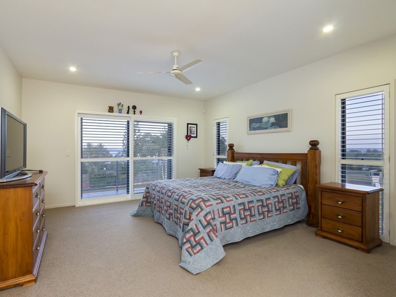 21 WILSON ESPLANADE, Redland Bay QLD 4165