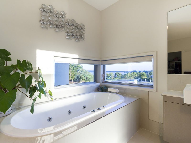 21 WILSON ESPLANADE, Redland Bay QLD 4165