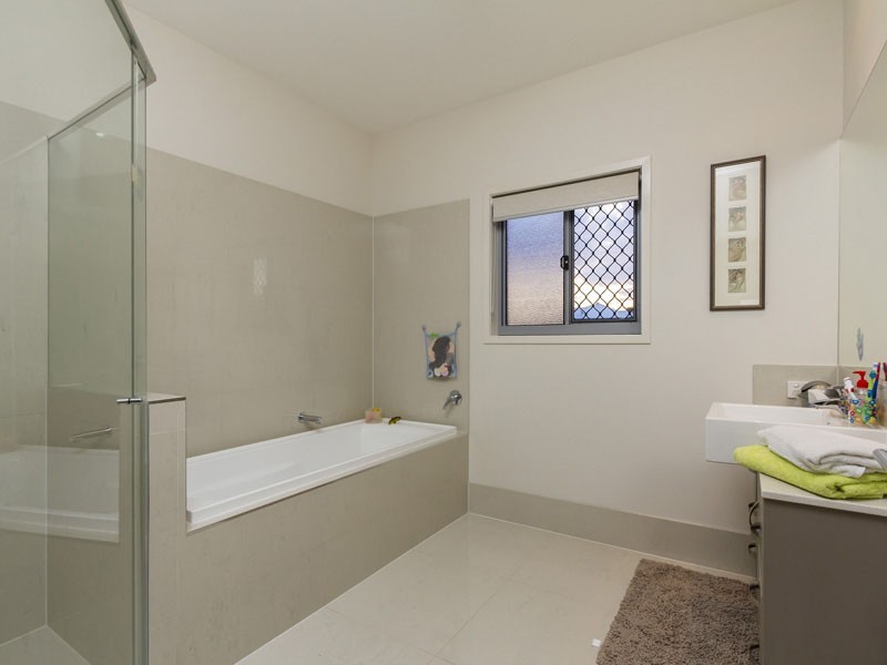 21 WILSON ESPLANADE, Redland Bay QLD 4165