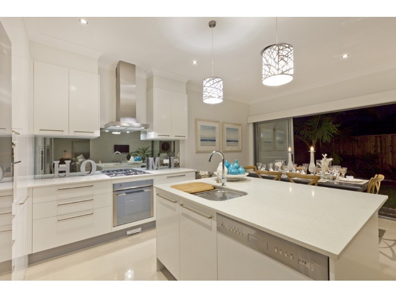 92-94 Sturgeon Street, Ormiston QLD 4160