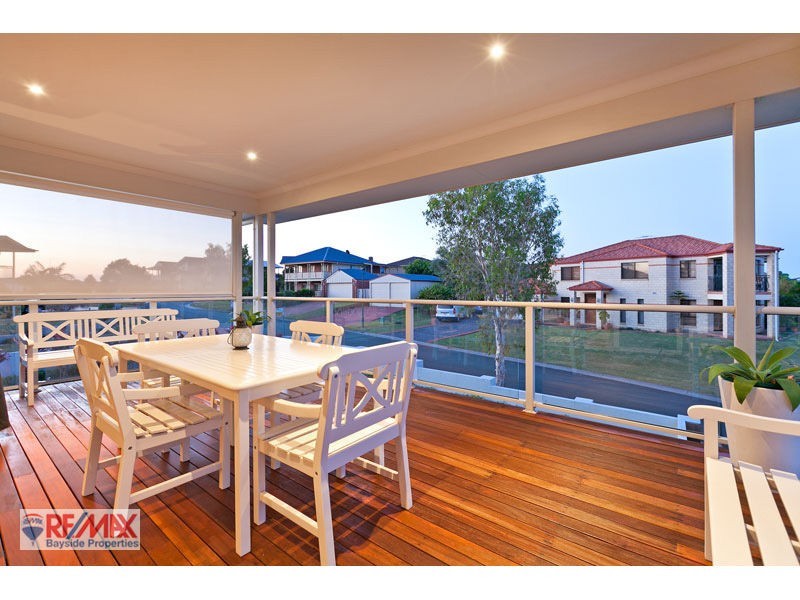 15 Brampton Close, Redland Bay QLD 4165