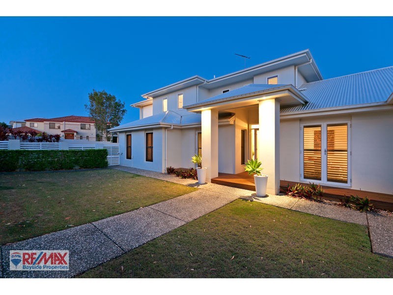 15 Brampton Close, Redland Bay QLD 4165