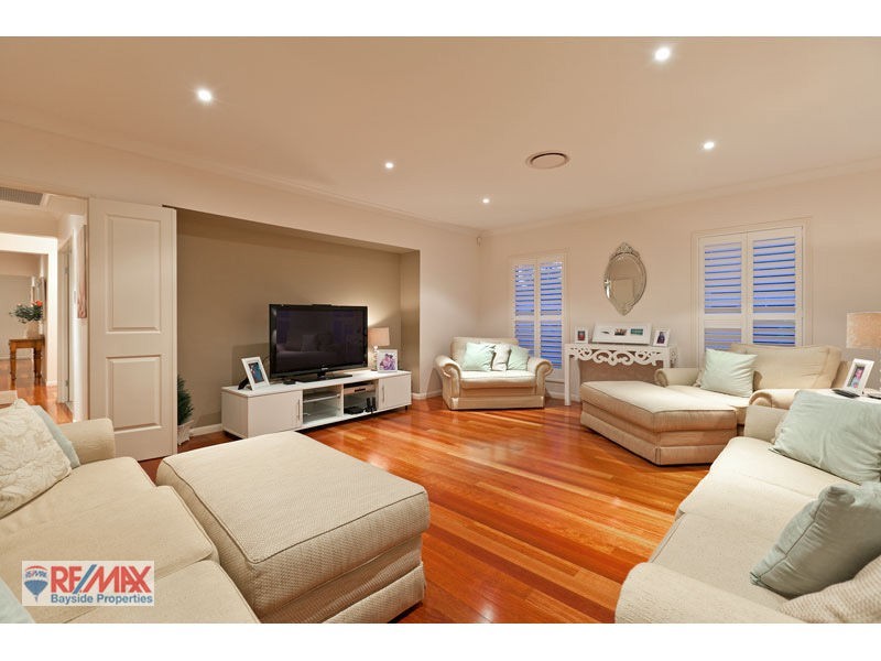 15 Brampton Close, Redland Bay QLD 4165