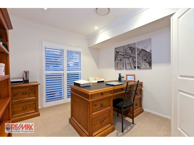 15 Brampton Close, Redland Bay QLD 4165