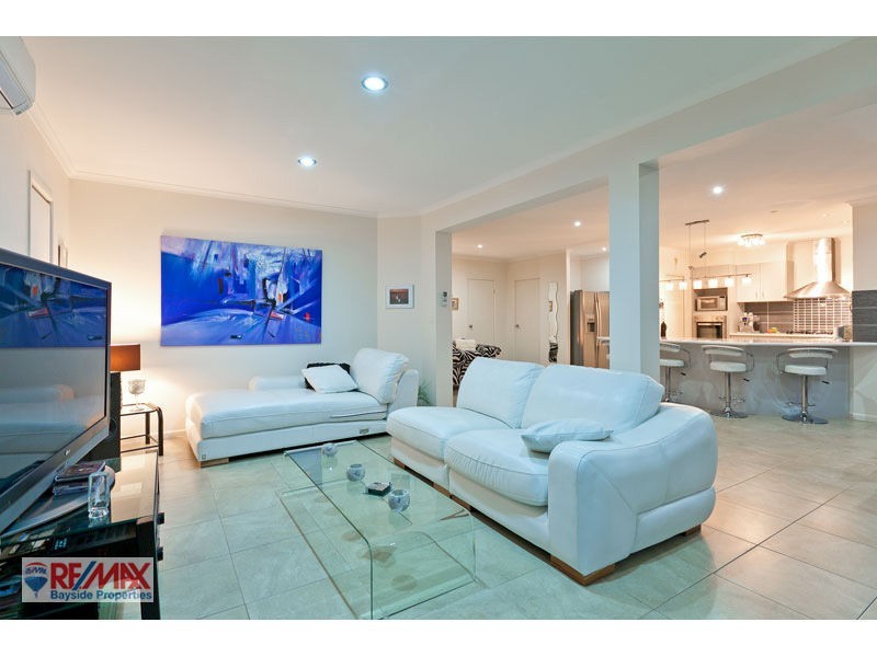 21 Bedarra St, Redland Bay QLD 4165