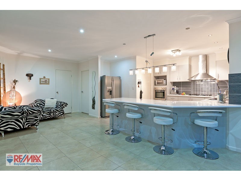 21 Bedarra St, Redland Bay QLD 4165