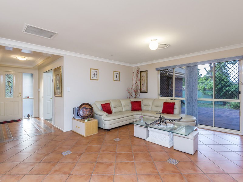 18 LAUREN COURT, Birkdale QLD 4159