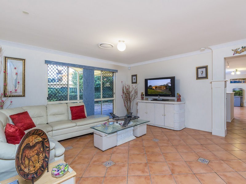 18 LAUREN COURT, Birkdale QLD 4159