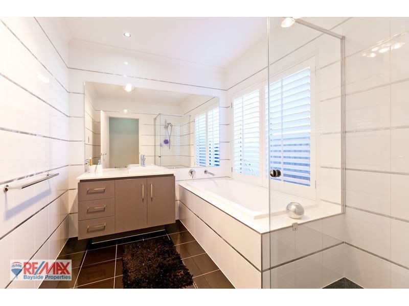 5 Feathertail Pl, Gumdale QLD 4154