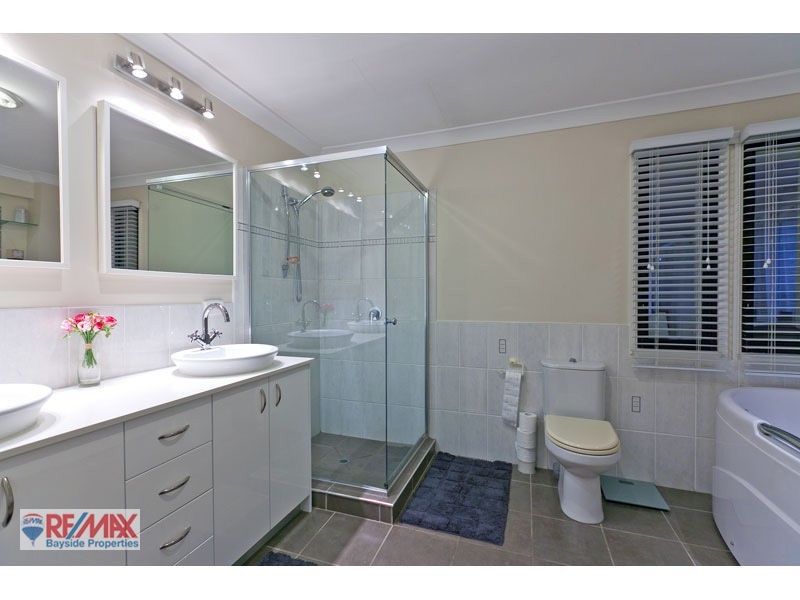 67 Dorsal Dr, Birkdale QLD 4159