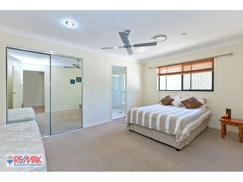 7 Sycamore Street, Redland Bay QLD 4165