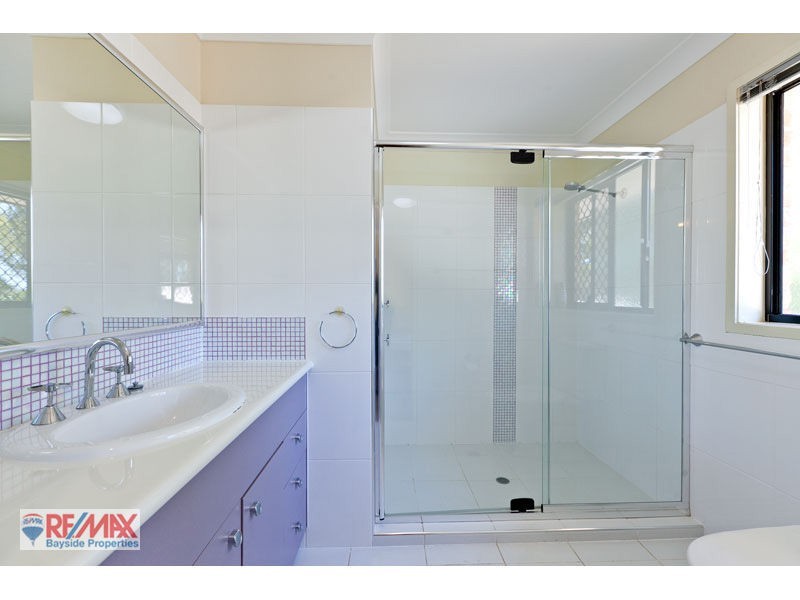 7 Sycamore Street, Redland Bay QLD 4165